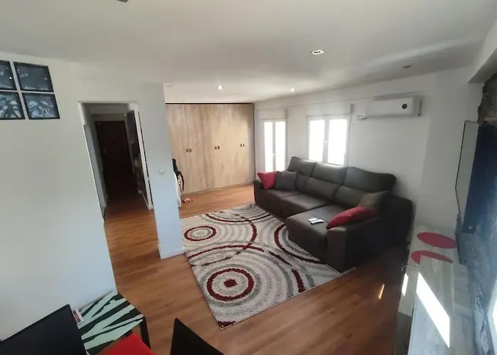 Cerca De Basilica De Pilar