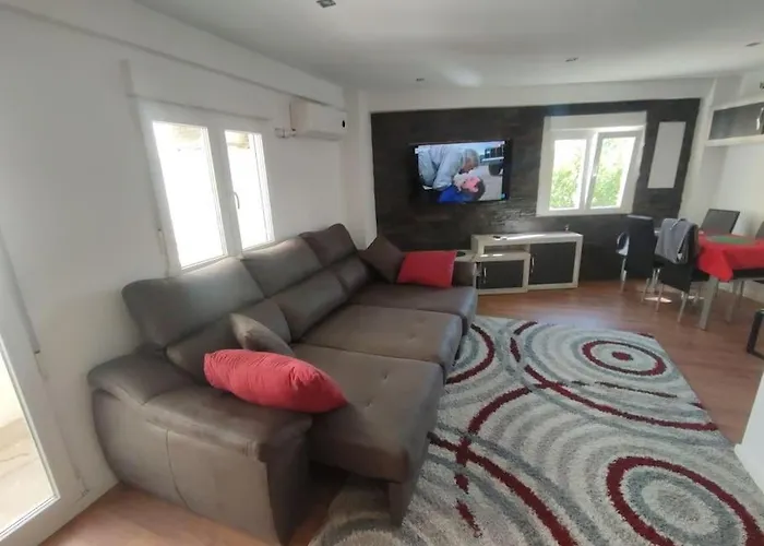 Cerca De Basilica De Pilar